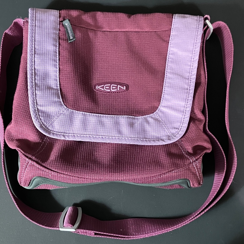 Keen Burgundy and Lavender Crossbody Bag in EUC